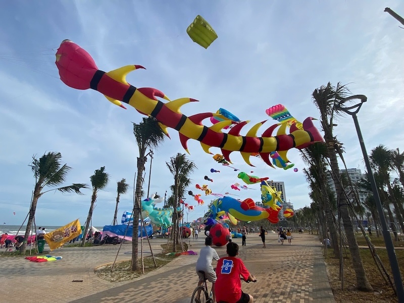 Tăng trưởng ấn tượng về lượt khách và doanh thu