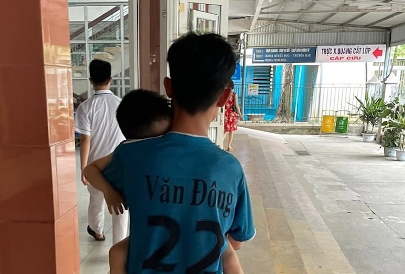 Thông tin về người đưa bé đến bệnh viện
