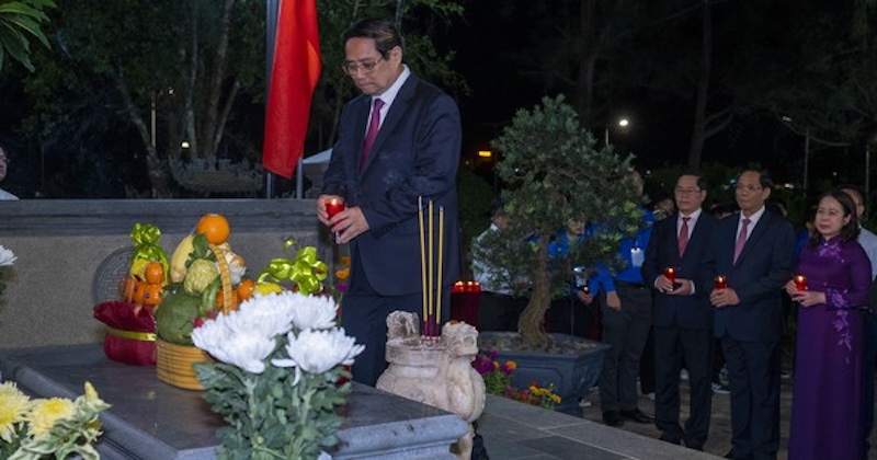 Tham dự buổi lễ